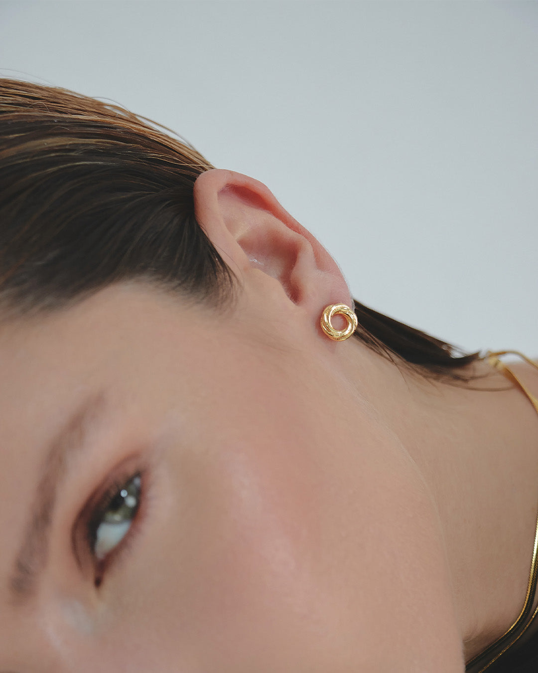 Aretes Circulo Contorno Oro