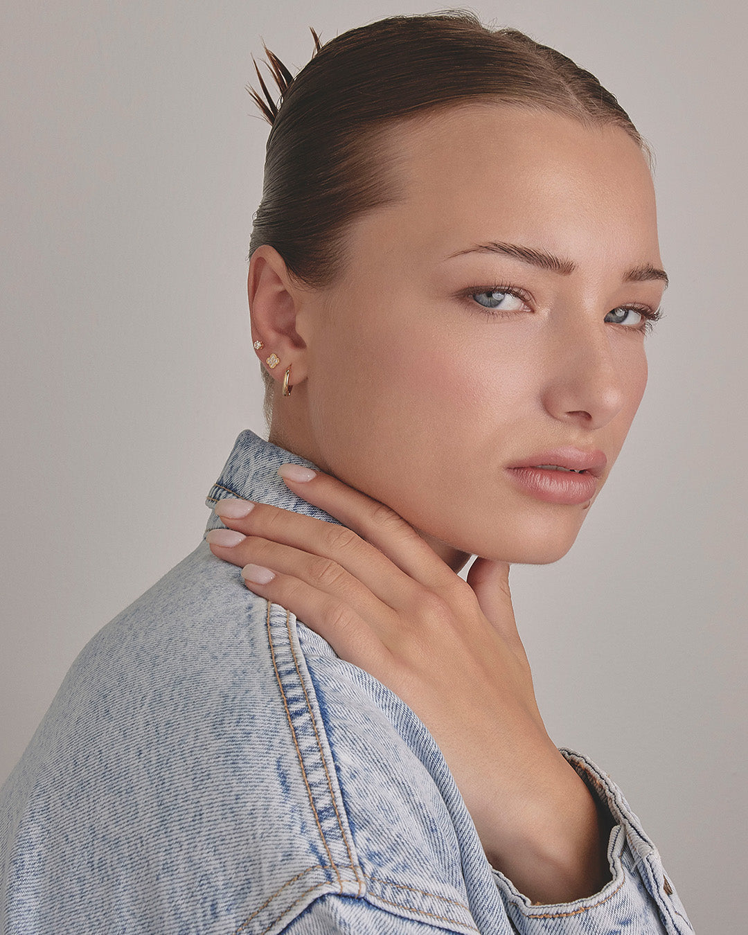 Set X3 Aretes Trébol para mujer con diseño delicado y acabado en baño de oro de Lunamar