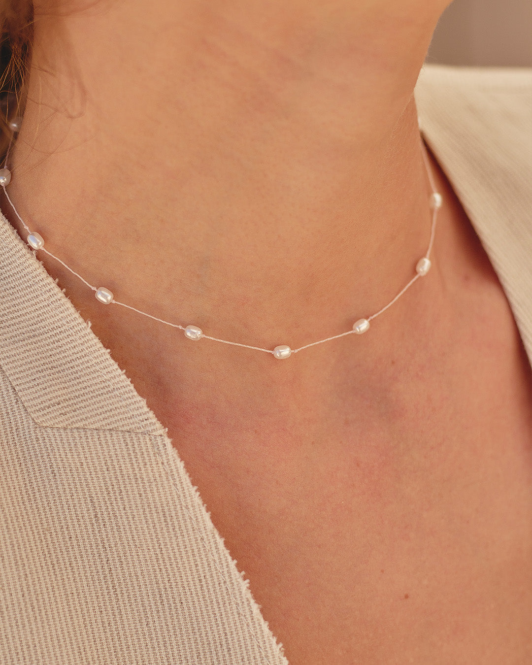 Choker The Pearl tejido a mano con pequeñas perlas 